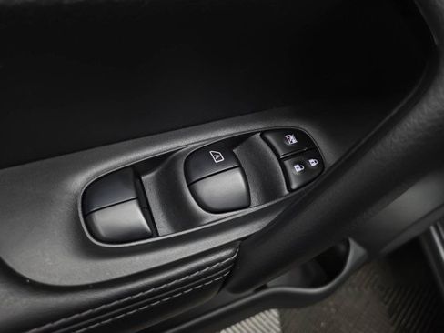 Used 2019 Nissan Rogue Sport SV w/ All-Weather Package AWD/4WD image 30