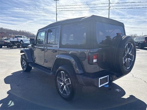 Used 2024 Jeep Wrangler Unlimited w/ Convenience Group image 7