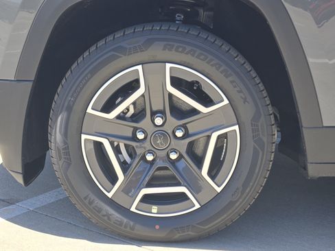 New 2026 Jeep Cherokee Laredo AWD/4WD image 9