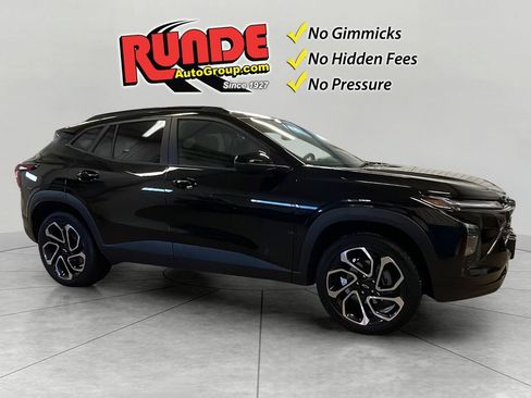 Used 2024 Chevrolet Trax RS w/ Sunroof Package FWD image 7
