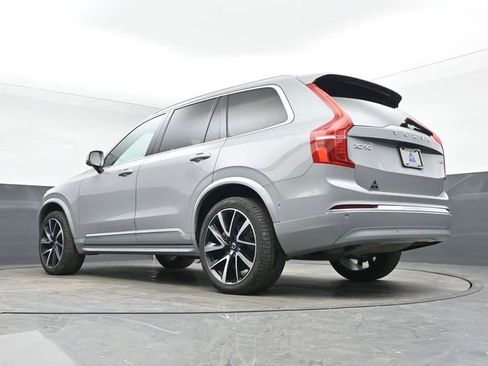 Used 2025 Volvo XC90 B6 Plus image 14