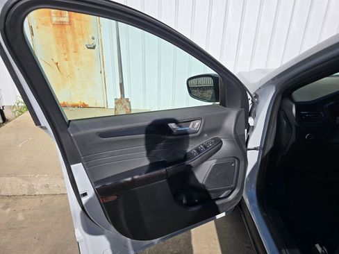Used 2025 Ford Escape ST-Line image 8