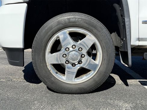 Used 2015 GMC Sierra 2500 Denali w/ Duramax Plus Package image 9