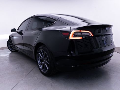 Used 2023 Tesla Model 3 Standard Range RWD image 2