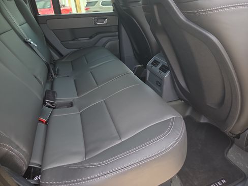 Used 2025 INEOS Grenadier Station Wagon AWD/4WD image 11