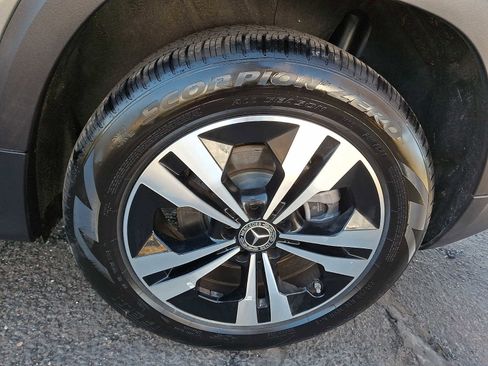 Used 2026 Mercedes-Benz GLB 250 4MATIC image 7