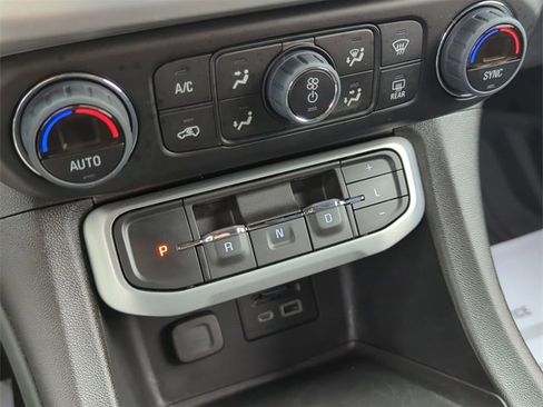 Certified 2023 GMC Acadia SLE w/ Driver Convenience Package image 15