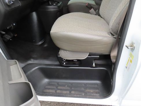 Used 2021 Chevrolet Express 2500 w/ Driver Convenience Package RWD image 12