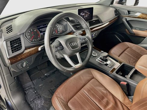 Used 2018 Audi Q5 2.0T Premium w/ Convenience Package AWD/4WD image 9