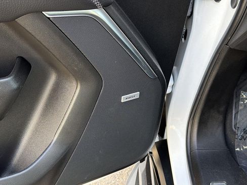 Used 2024 GMC Yukon Denali RWD image 24