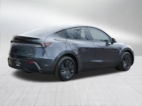 Used 2026 Tesla Model Y AWD image 7
