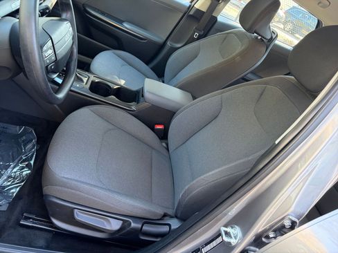 Used 2025 Kia K4 LXS image 32