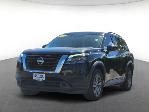 Used 2024 Nissan Pathfinder SV AWD/4WD image 2