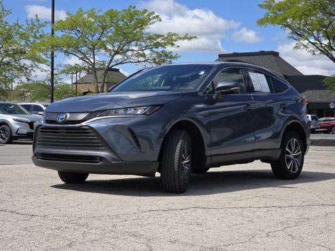 Used 2021 Toyota Venza LE AWD/4WD image 16