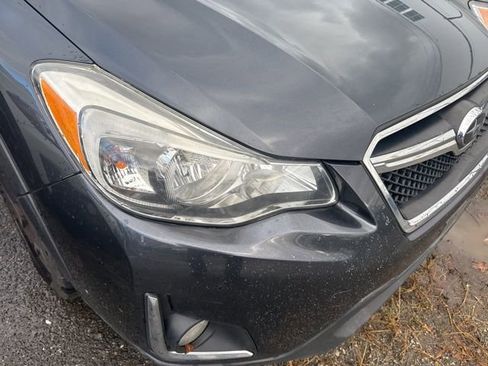 Used 2017 Subaru Crosstrek 2.0i Premium w/ Moonroof Package image 2