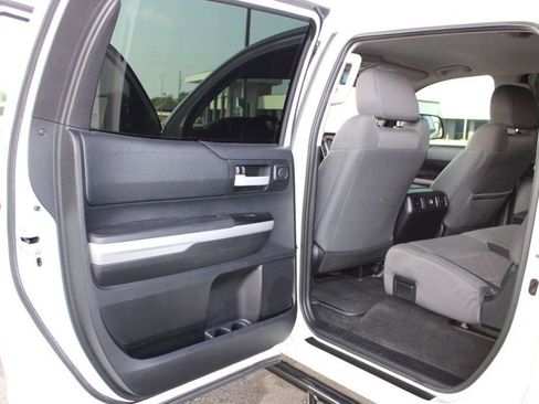 Used 2016 Toyota Tundra SR5 w/ SR5 Upgrade Package AWD/4WD image 13
