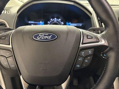 Used 2022 Ford Edge SEL image 16