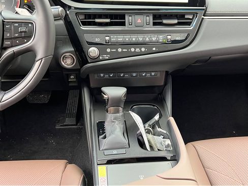 New 2025 Lexus ES 350 Ultra Luxury image 10