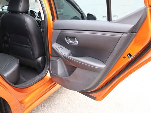 Used 2022 Nissan Sentra SR w/ SR Premium Package image 37