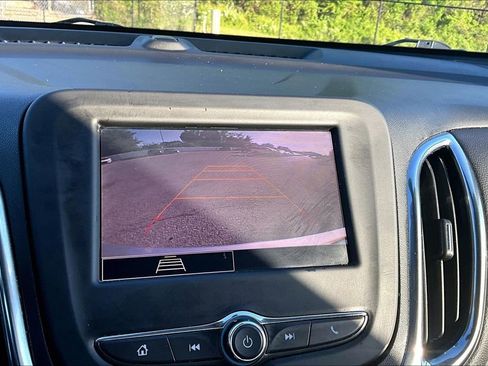Used 2022 Chevrolet Equinox LT FWD image 22