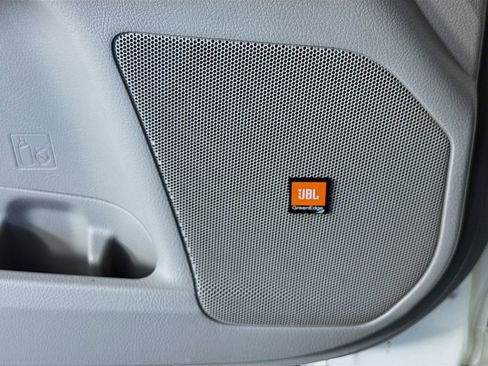 Used 2015 Toyota Highlander Limited image 16