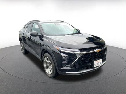 Used 2025 Chevrolet Trax LT