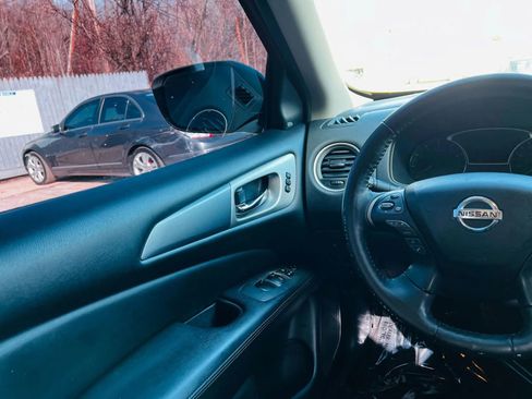 Used 2020 Nissan Pathfinder SL image 31