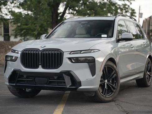 Used 2024 BMW X7 xDrive40i w/ Executive Package AWD/4WD image 1