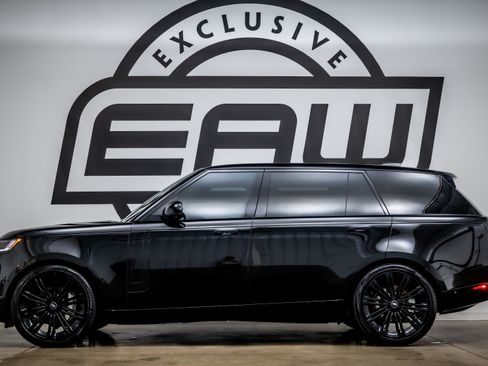 Used 2023 Land Rover Range Rover Long Wheelbase SE AWD/4WD image 6