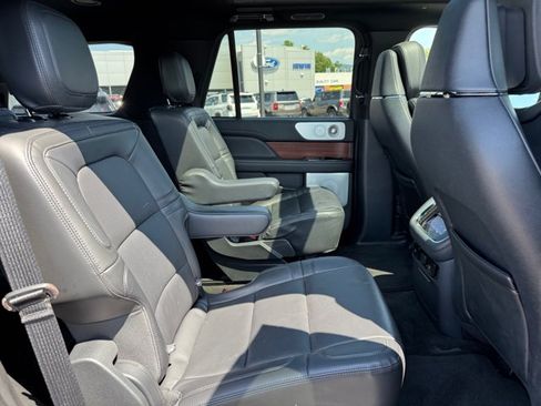 Used 2023 Lincoln Navigator Reserve AWD/4WD image 26