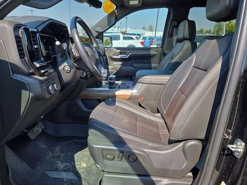 Used 2023 Chevrolet Silverado 1500 High Country w/ High Country Premium Package AWD/4WD image 2