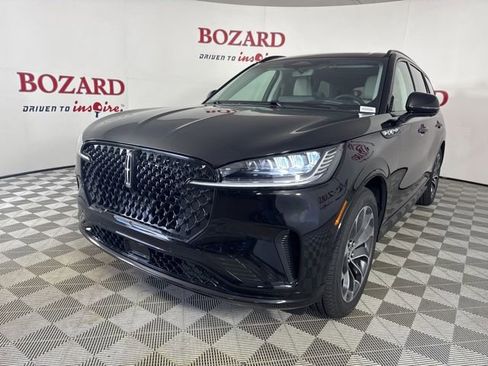 New 2025 Lincoln Aviator Premiere w/ Jet Appearance Package image 3