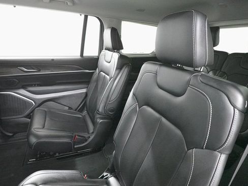 Used 2023 Jeep Grand Cherokee L Limited w/ Luxury Tech Group II image 25