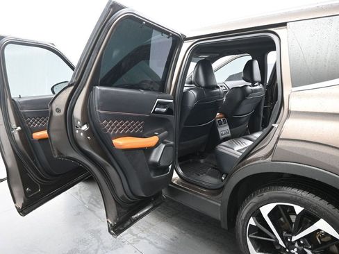 Used 2022 Mitsubishi Outlander SEL image 16