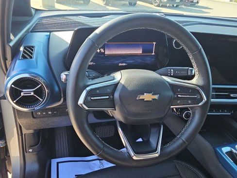 Used 2025 Chevrolet Equinox EV LT w/ Convenience Package FWD image 11