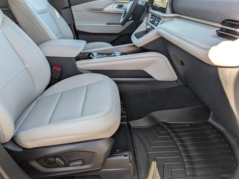 New 2026 Ford Explorer Active w/ Active Comfort Package RWD image 28