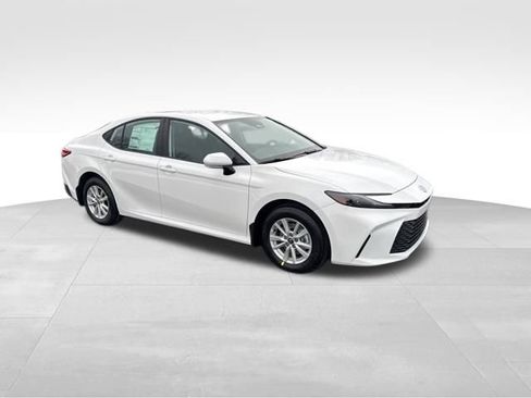 New 2026 Toyota Camry LE image 8