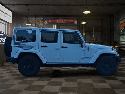Used 2017 Jeep Wrangler Unlimited Sahara AWD/4WD image 7
