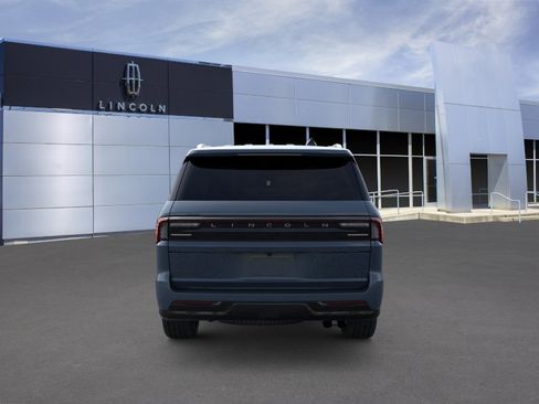 New 2026 Lincoln Navigator Reserve AWD/4WD image 5