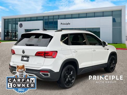 Certified 2023 Volkswagen Taos SE w/ Black Wheel Package image 4