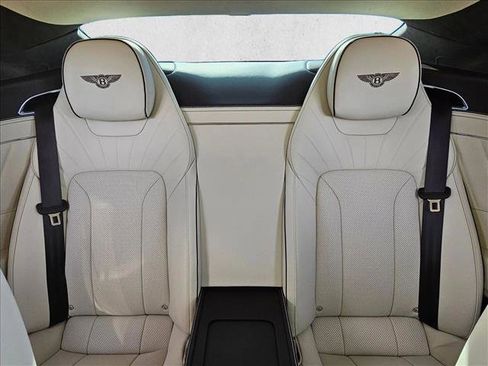 Used 2024 Bentley Continental GT V8 image 17