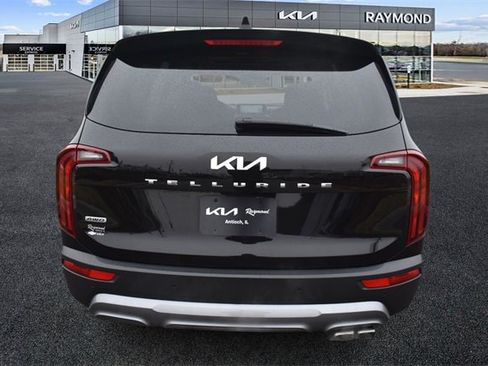 Used 2022 Kia Telluride S image 4