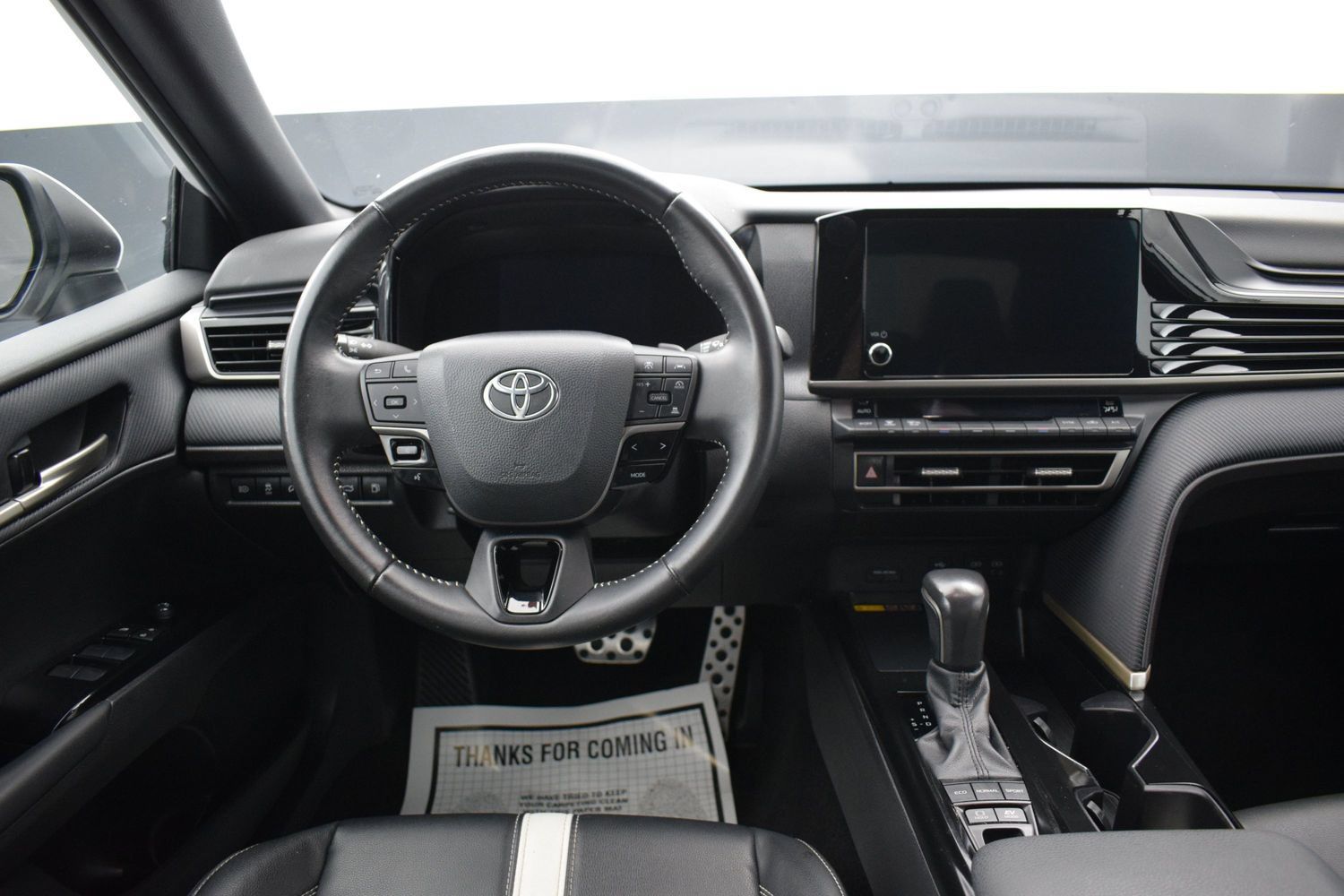 Used 2025 Toyota Camry SE FWD image 14