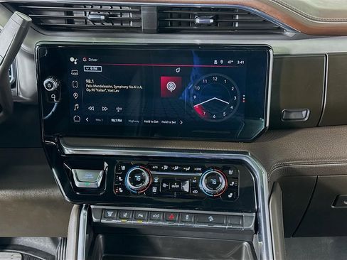 Used 2024 GMC Sierra 3500 Denali w/ Denali Reserve Package image 13