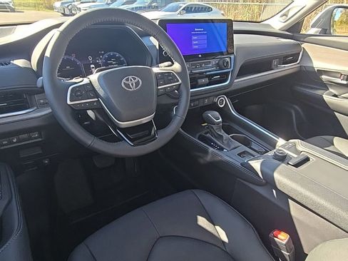 Certified 2026 Toyota Grand Highlander Platinum image 15