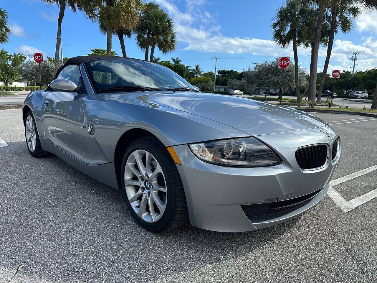 Used 2006 BMW Z4 3.0i RWD image 6