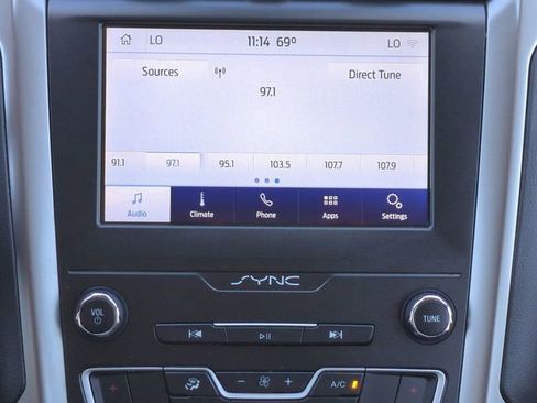 Used 2020 Ford Fusion SE image 17