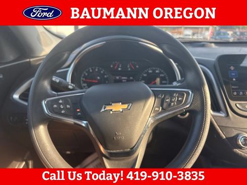 Used 2025 Chevrolet Malibu LT FWD image 21