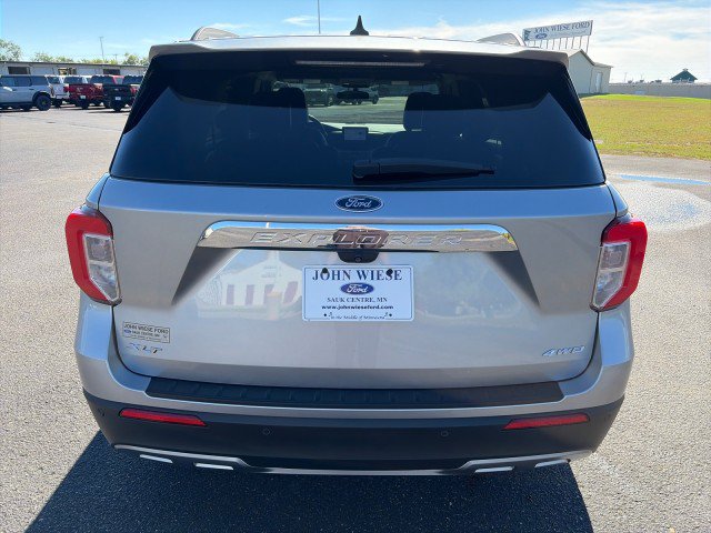 Used 2024 Ford Explorer XLT w/ Equipment Group 202A AWD/4WD image 4