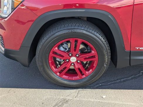 Used 2023 GMC Terrain SLE w/ Driver Convenience Package image 10